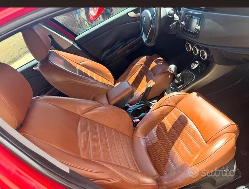 Usata Alfa Romeo Giulietta 150 CV (110 kW) 2015 Rosso Utilitaria