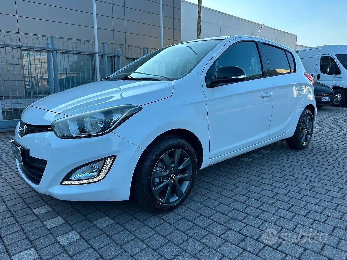 Usata Hyundai i20 GO! 84 CV (61 kW) 2014 Bianco Utilitaria