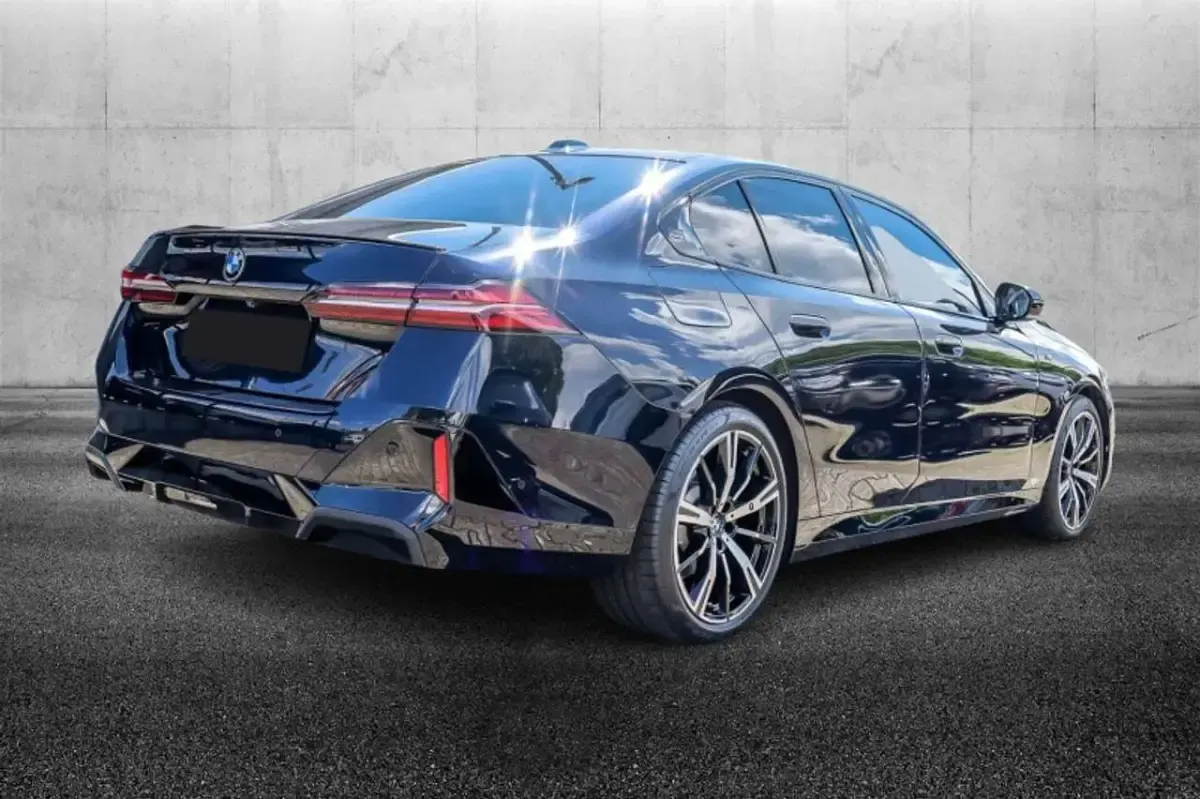 Usata BMW 520 M Sport 197 CV (144 kW) 2024 Nero Berlina
