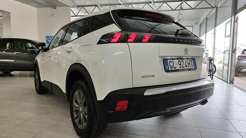 Usata Peugeot 2008 Active 110 CV (80 kW) 2022 Bianco SUV