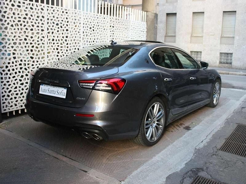 Usata Maserati Ghibli 430 CV (316 kW) 2021 Grigio maratea met. Berlina