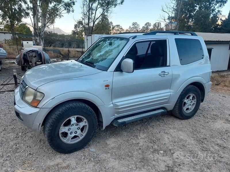 Grigio Usata 2002 Mitsubishi Pajero SUV | 5000 € (Super prezzo) - Immagine 1/3