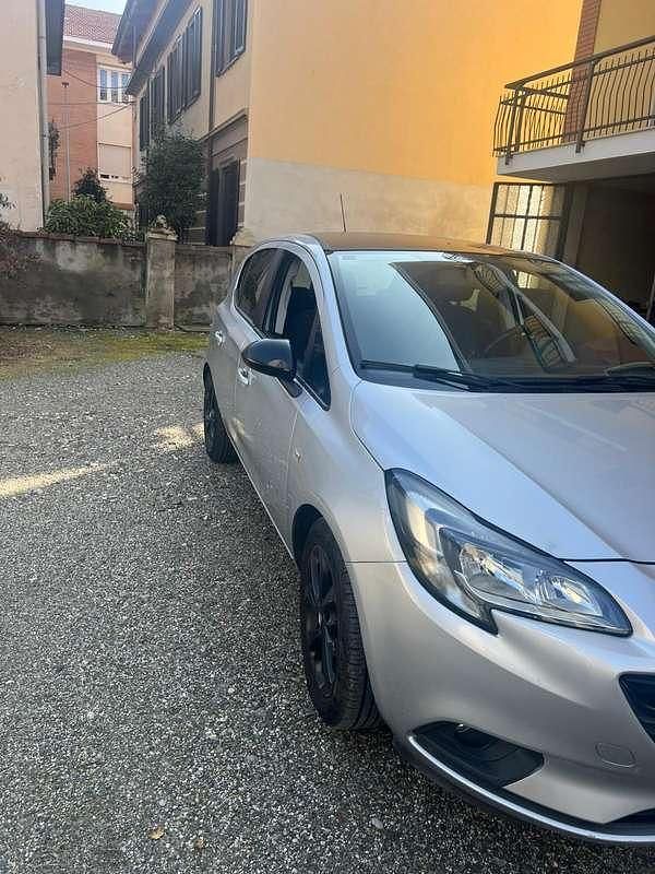 Usata Opel Corsa 69 CV (50 kW) 2017 Argento Utilitaria
