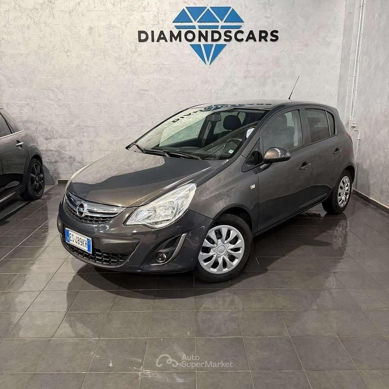 Usata Opel Corsa Edition 86 CV (63 kW) 2013 Grigio Berlina