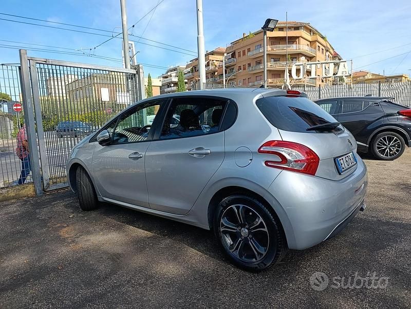 Occasion Peugeot 208 Allure 68 ch (50 kW) 2014 Gris Citadine