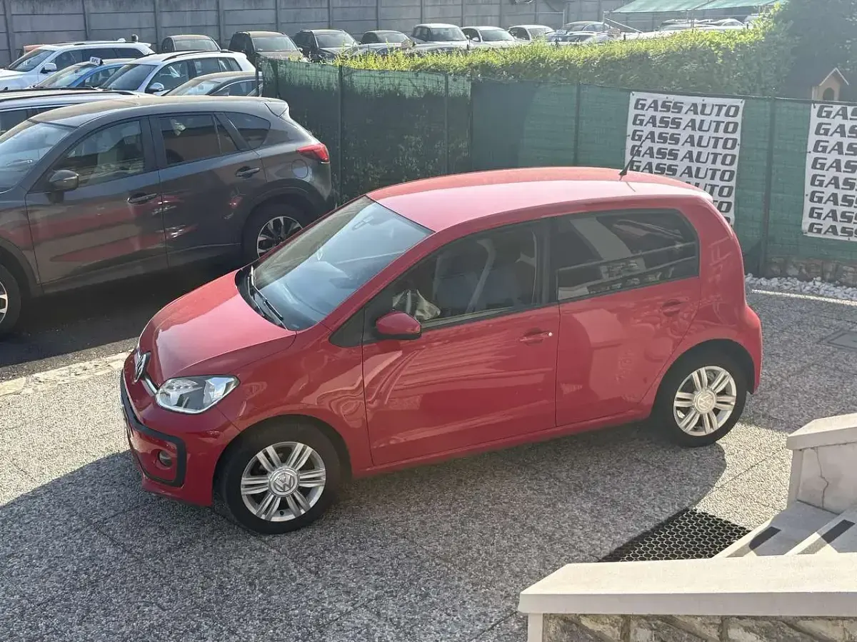 Usata VW up! Highline 68 CV (50 kW) 2017 Rosso Utilitaria