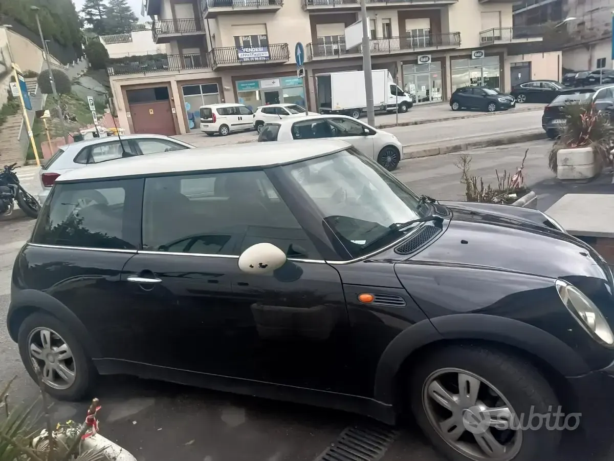Usata Mini ONE 126 CV (92 kW) 2005 Nero Utilitaria