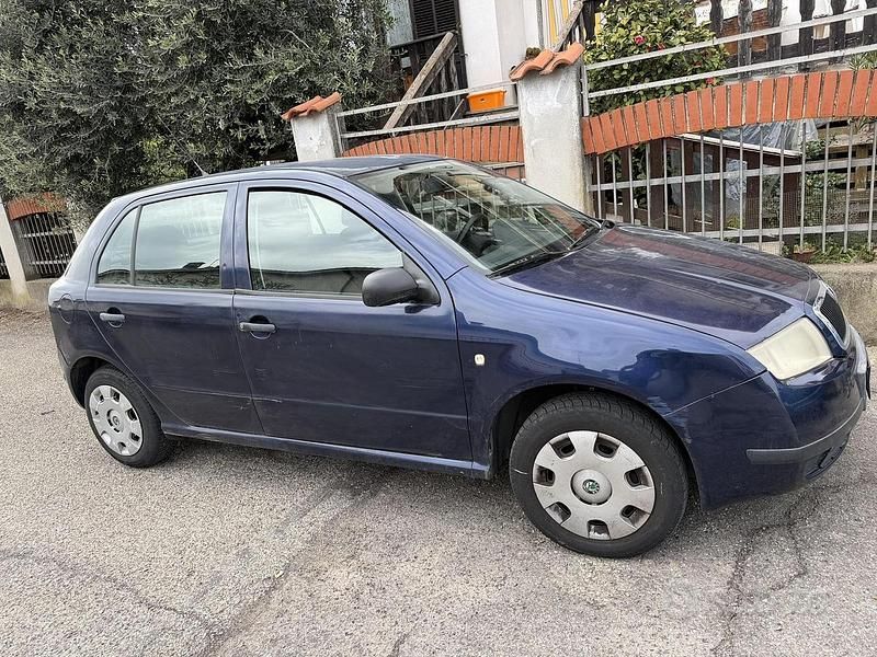 Usata Skoda Fabia 2002 Blu Berlina