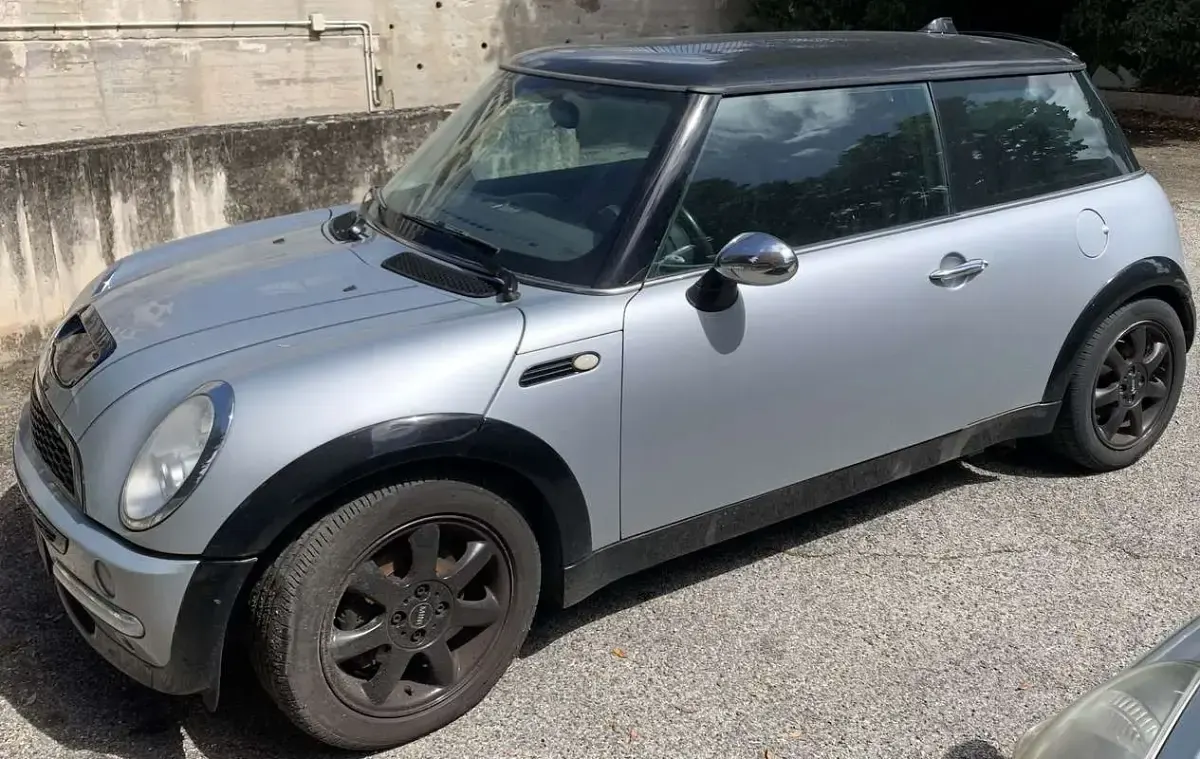 Usata Mini ONE 90 CV (66 kW) 2003 Argento Utilitaria