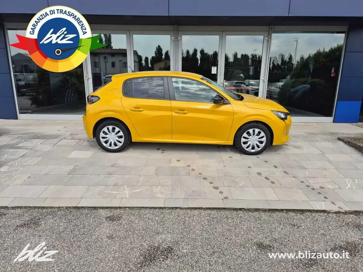Usata Peugeot 208 Active 75 CV (55 kW) 2023 Giallo Utilitaria