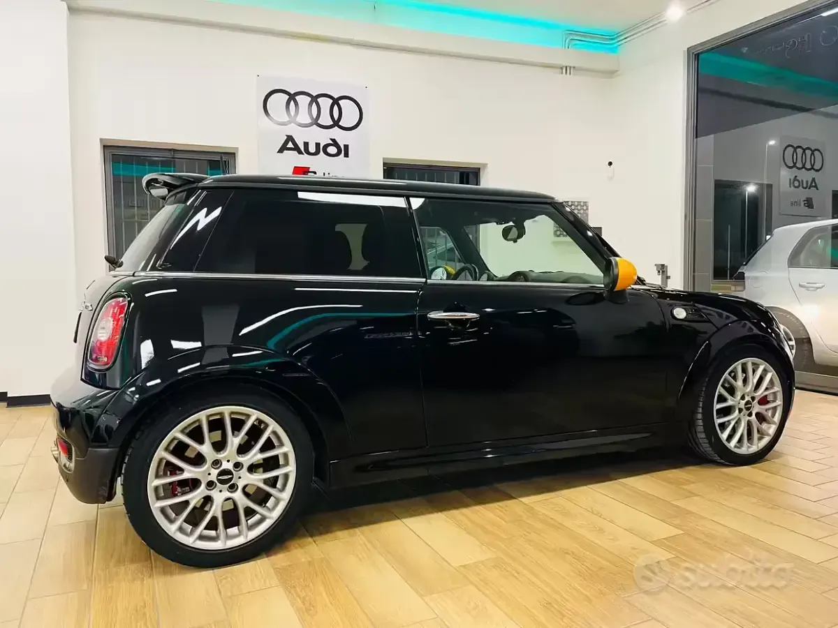 Usata Mini Cooper 211 CV (155 kW) 2009 Nero Utilitaria