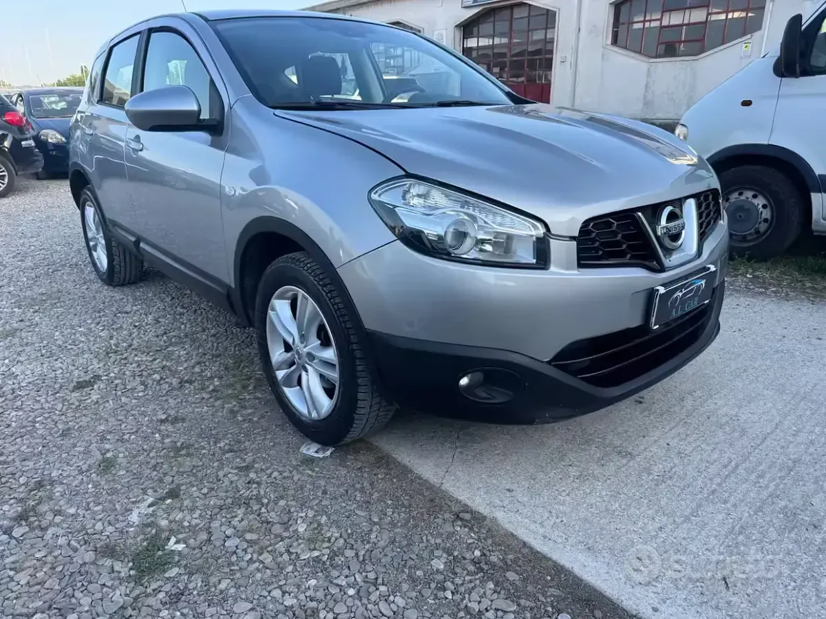 Usata Nissan Qashqai Visia 110 CV (80 kW) 2011 Grigio SUV