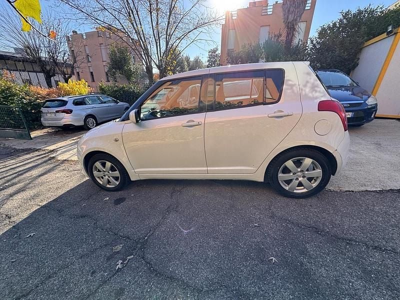 Usata Suzuki Swift GL 92 CV (67 kW) 2010 Bianco Berlina