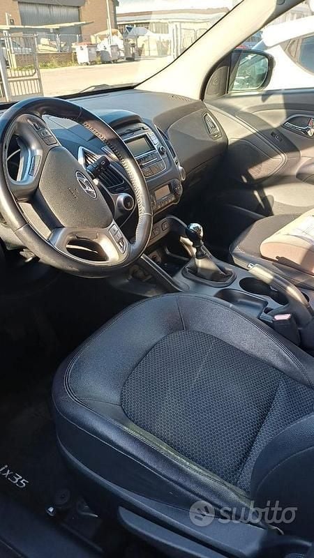 Usata Hyundai ix35 135 CV (99 kW) 2013 Nero SUV