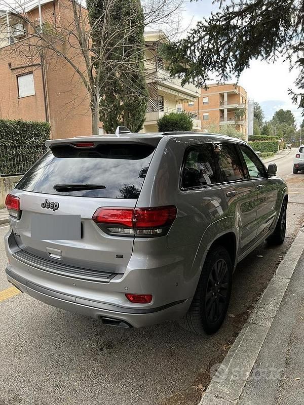 Usata Jeep Grand Cherokee Summit 250 CV (183 kW) 2018 Grigio SUV