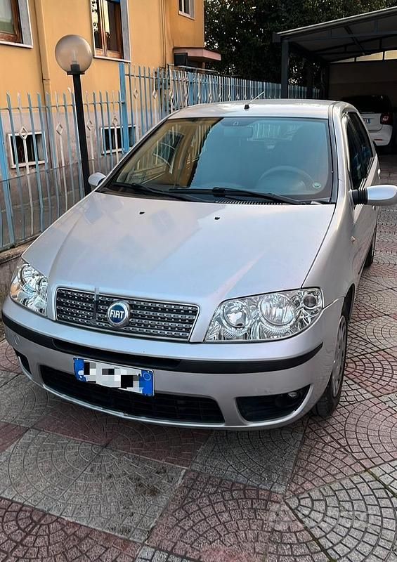 Usata Fiat Punto 75 CV (55 kW) 2007 Grigio Utilitaria