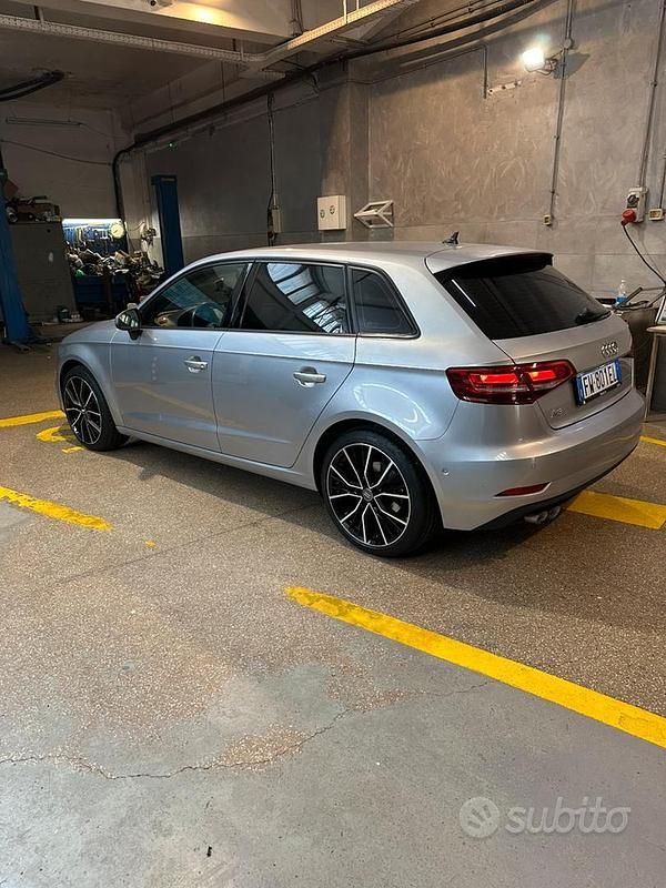 Usata Audi A3 150 CV (110 kW) 2019 Grigio Berlina