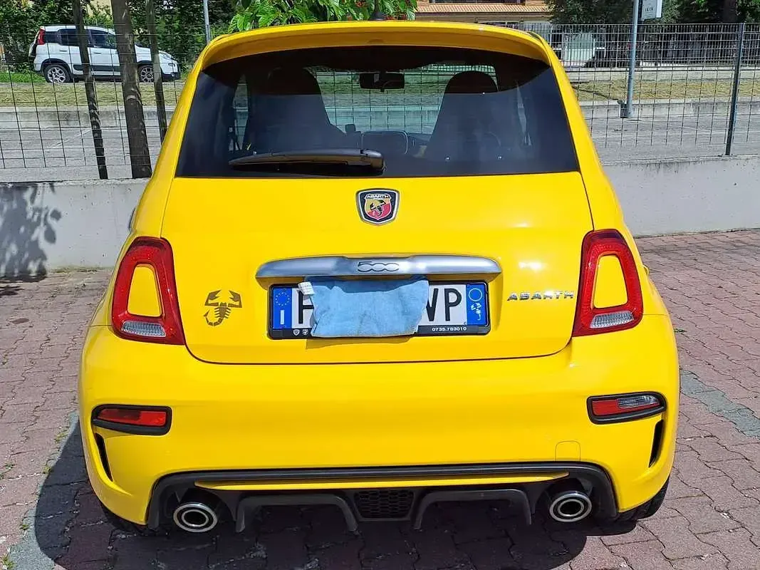 Usata Abarth 595 144 CV (105 kW) 2019 Giallo Utilitaria