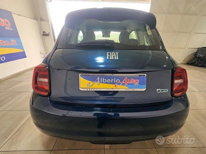 Usata Fiat 500e Icon 86 kW (118 CV) 2022 Blu Berlina