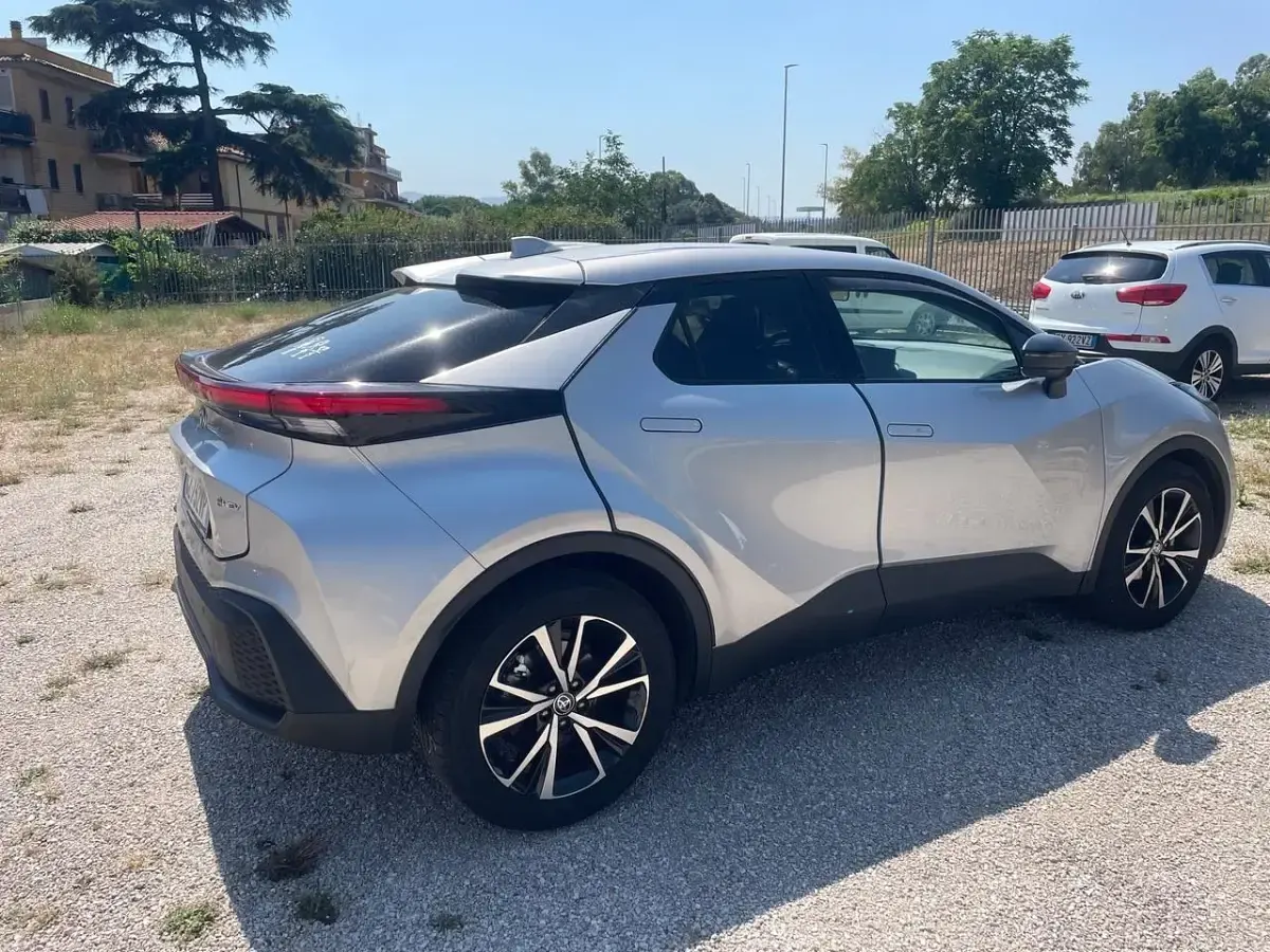 Usata Toyota C-HR Trend 97 CV (71 kW) 2025 Argento SUV