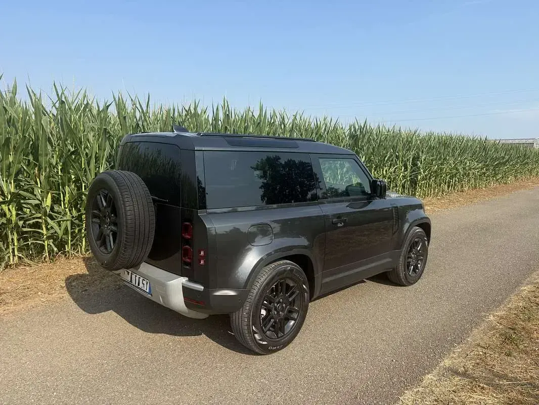 Usata Land Rover Defender S 200 CV (147 kW) 2025 Grigio SUV