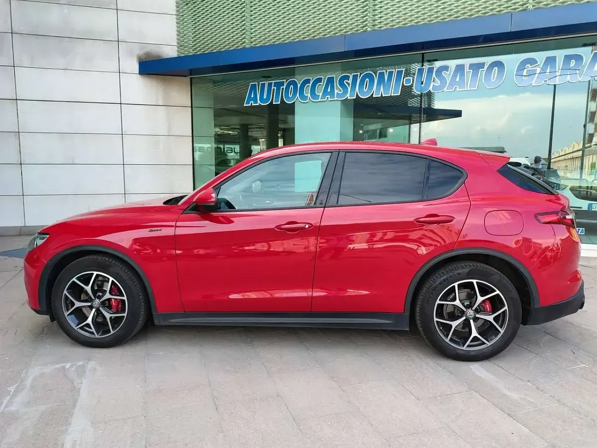 Usata Alfa Romeo Stelvio Sprint 190 CV (139 kW) 2020 Rosso metallizzato SUV