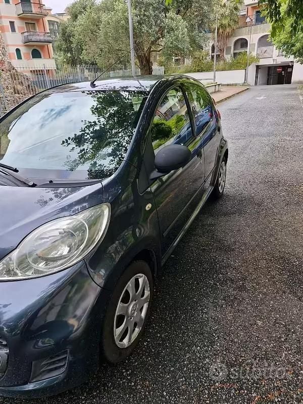 Usata Peugeot 107 68 CV (50 kW) 2009 Grigio Utilitaria