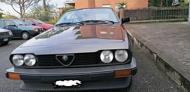 Second-hand Alfa Romeo Alfetta 129 CP (94 kW) 1982 Gri Berlinǎ