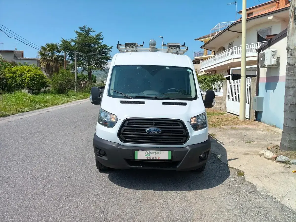 Occasion Ford Transit 131 ch (96 kW) 2017 Blanc Berline