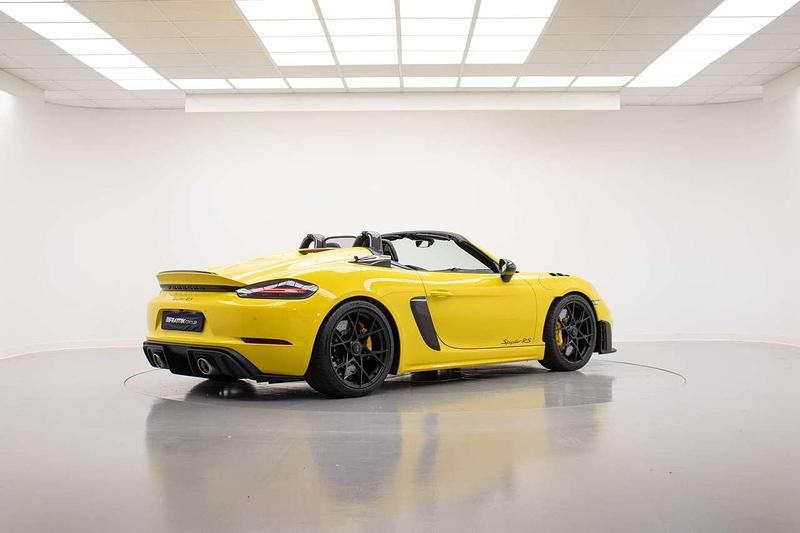 Usata Porsche 718 Spyder 500 CV (367 kW) 2024 Giallo racing Cabrio