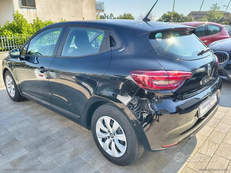 Usata Renault Clio V Business 101 CV (74 kW) 2021 Nero Berlina