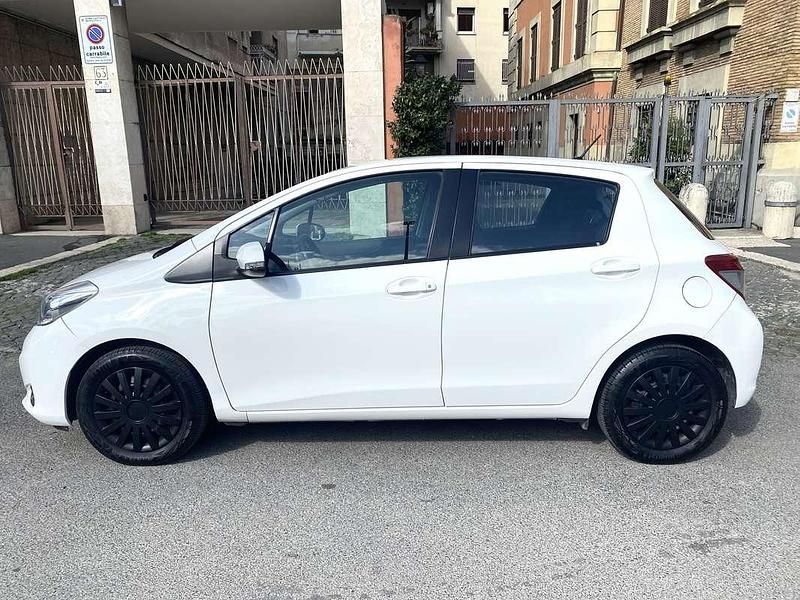 Usata Toyota Yaris 69 CV (50 kW) 2012 Utilitaria