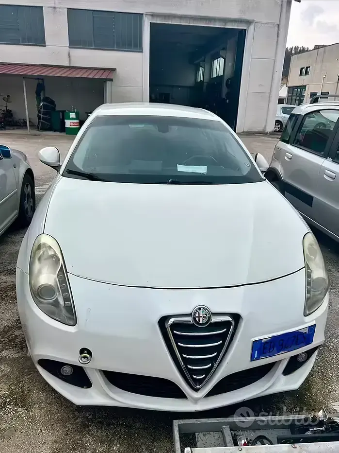 Usata Alfa Romeo Giulietta 130 CV (95 kW) 2010 Bianco Utilitaria