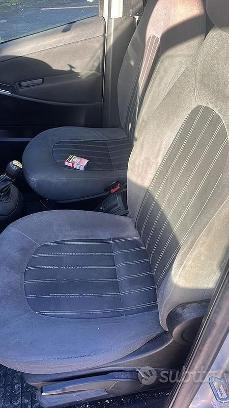 Usata Lancia Musa 95 CV (69 kW) 2011 Grigio Monovolume