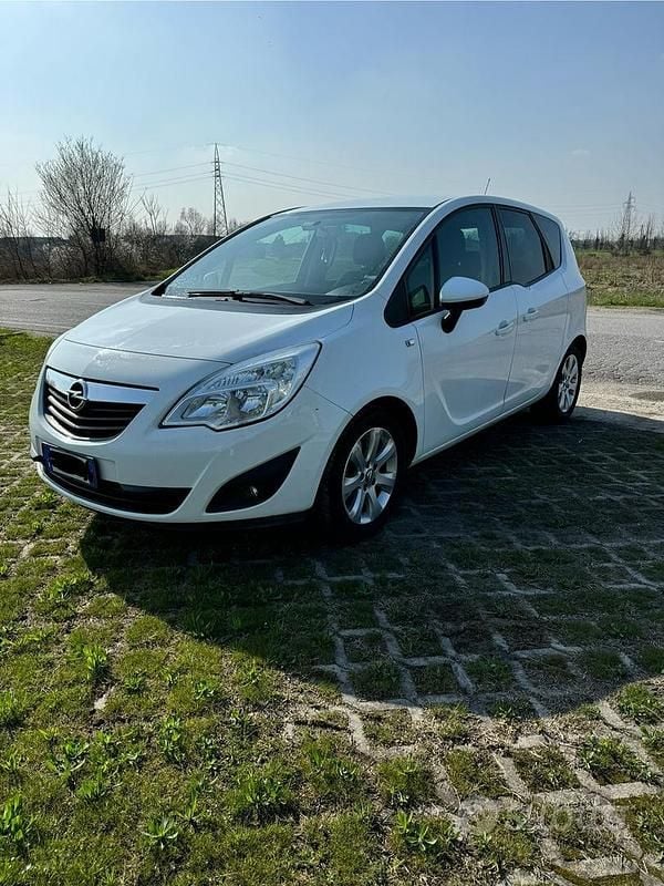 Usata Opel Meriva 120 CV (88 kW) 2013 Bianco Monovolume