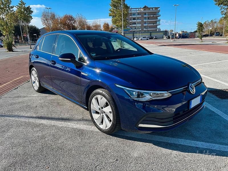Blu Usata 2020 VW Golf VII Edition Tre volumi | 20.900 € (Buon prezzo) - Immagine 1/4