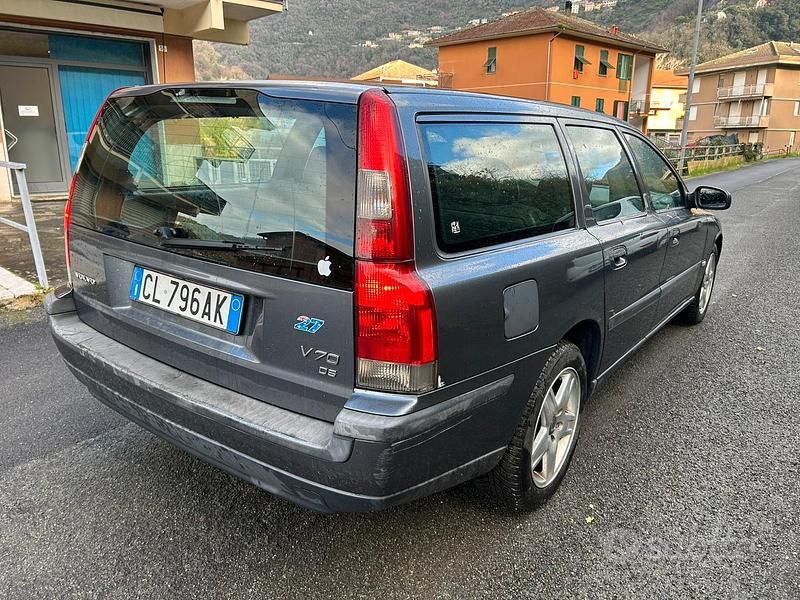 Usata Volvo V70 163 CV (119 kW) 2003 Grigio Station wagon