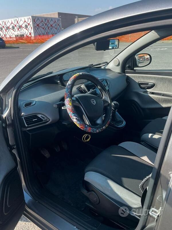 Usata Lancia Ypsilon 2013 Grigio Utilitaria