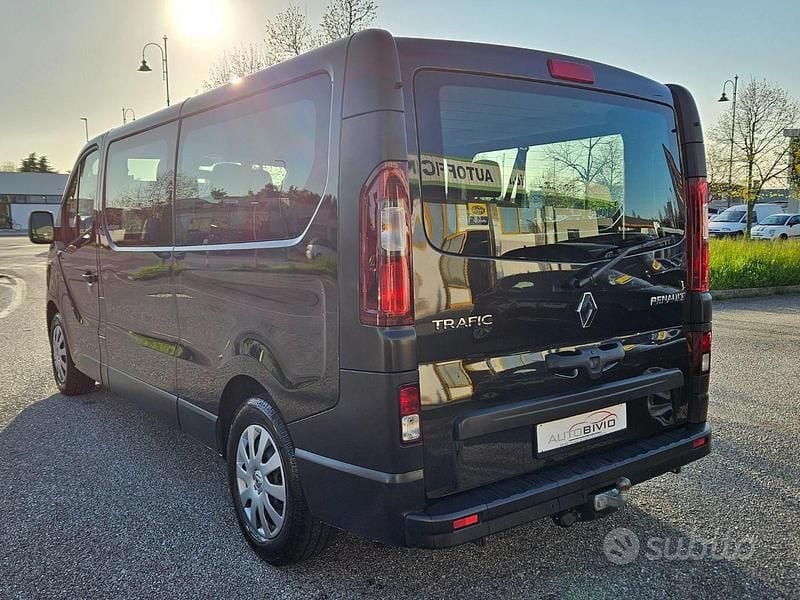 Usata Renault Trafic Zen 121 CV (88 kW) 2019 Nero Monovolume