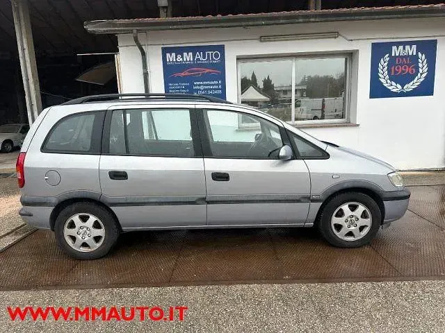Usata Opel Zafira Elegance 101 CV (74 kW) 2002 Monovolume