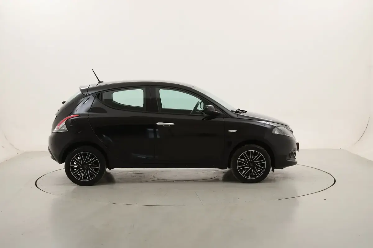 Usata Lancia Ypsilon Gold 70 CV (51 kW) 2023 Utilitaria