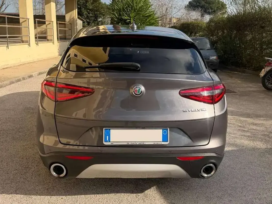 Usata Alfa Romeo Stelvio Business 190 CV (139 kW) 2019 Grigio SUV