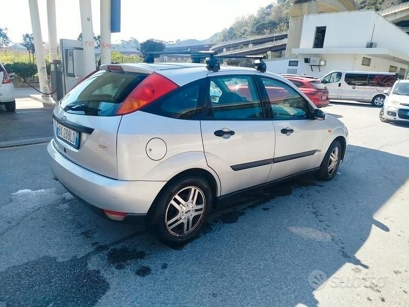 Usata Ford Focus 2001 Grigio Berlina