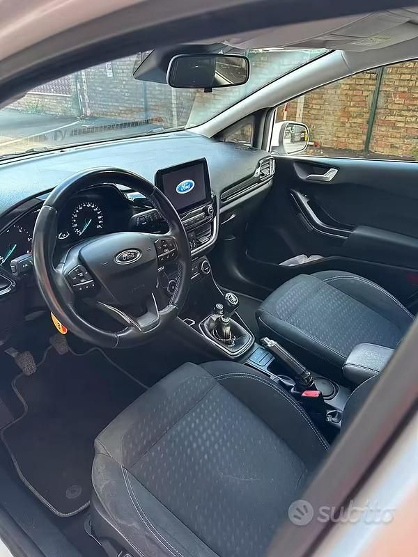 Usata Ford Fiesta 90 CV (66 kW) 2019 Utilitaria