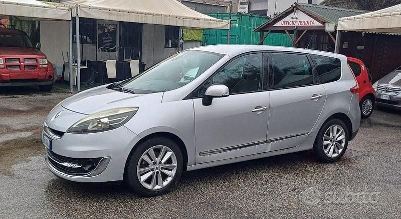 Usata Renault Scénic III 110 CV (80 kW) 2012 Grigio Monovolume