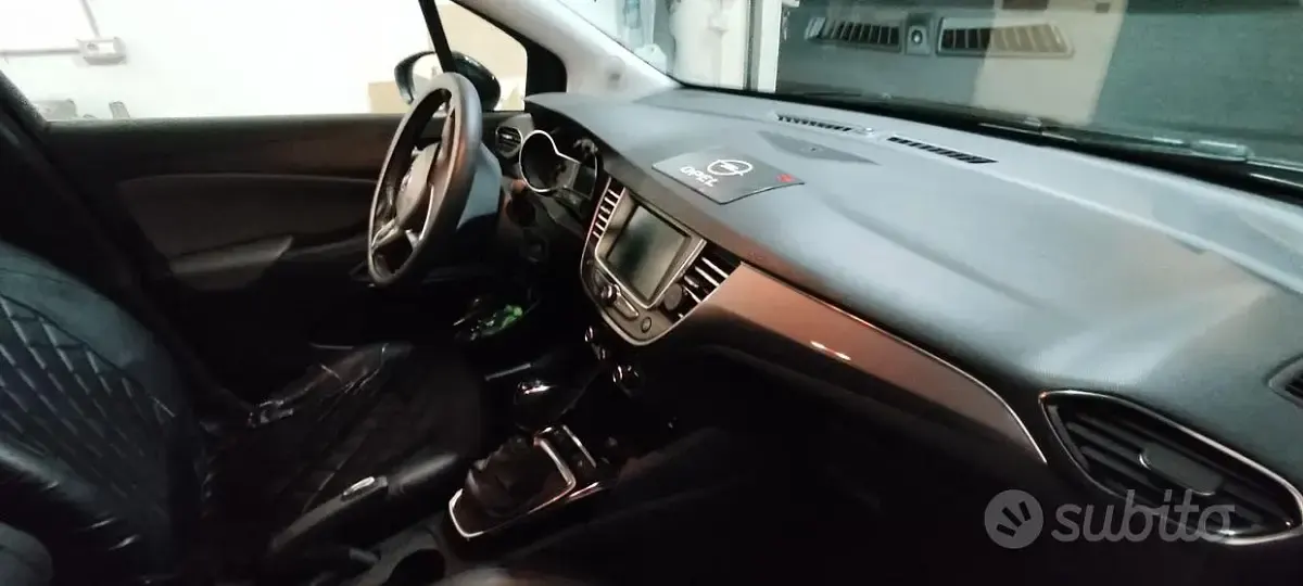 Usata Opel Crossland X 102 CV (75 kW) 2019 Grigio SUV