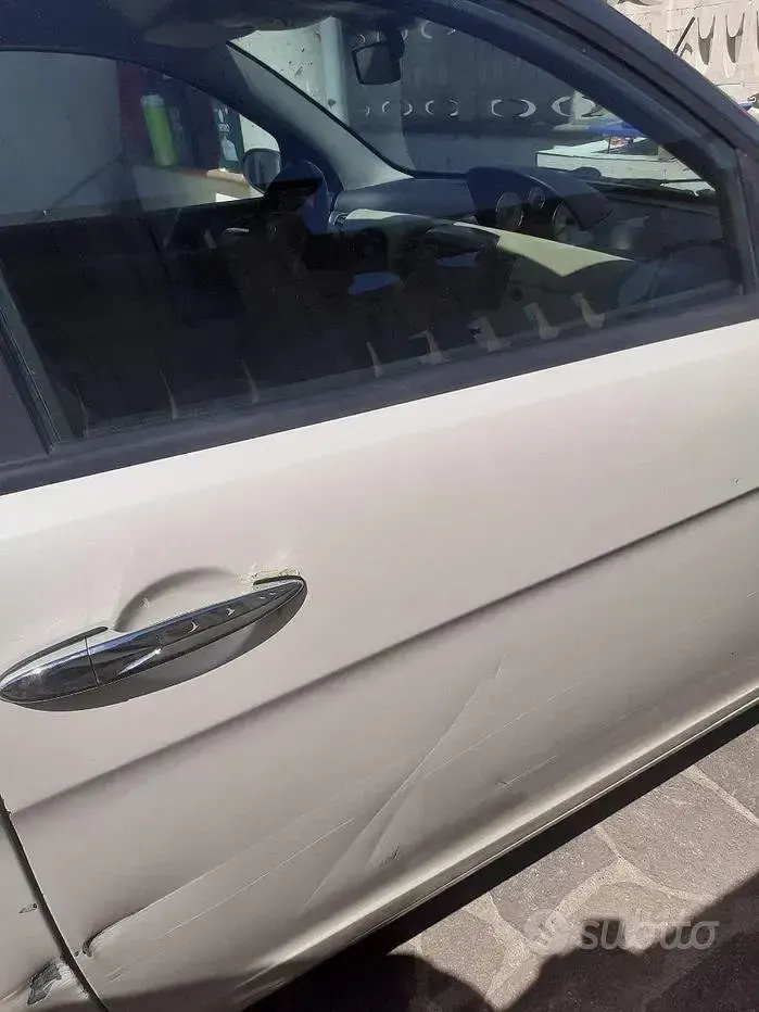 Usata Lancia Ypsilon 69 CV (50 kW) 2004 Bianco Utilitaria