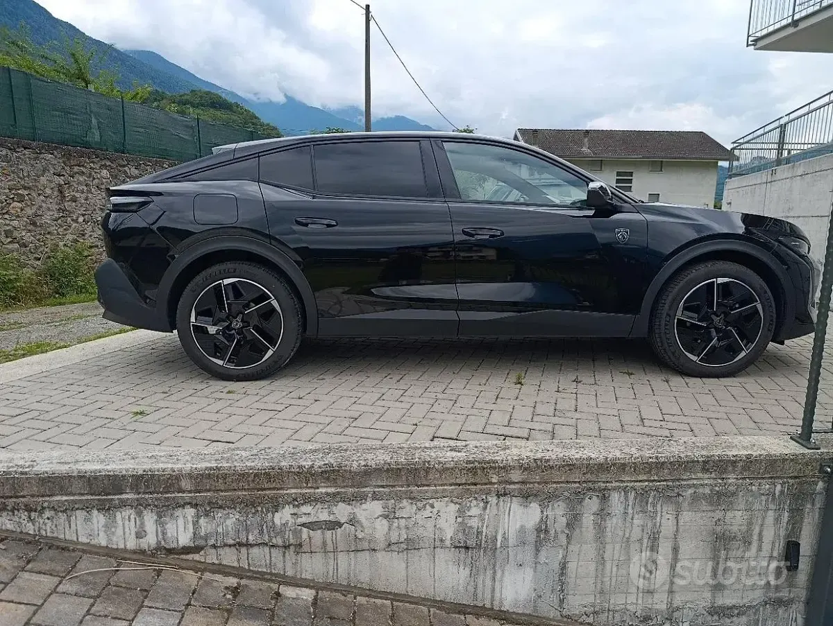 Usata Peugeot 408 GT GT 131 CV (96 kW) 2024 Nero Station wagon