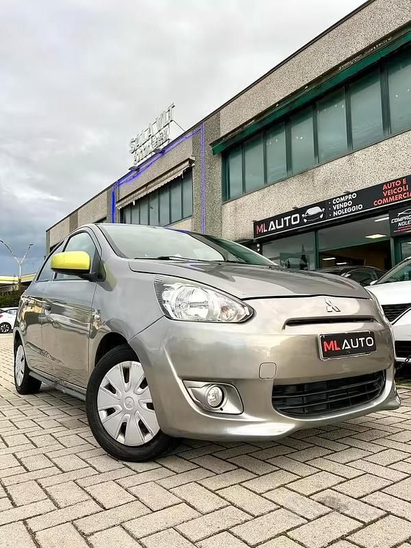 Usata Mitsubishi Space Star Intense 71 CV (52 kW) 2015 Grigio Berlina