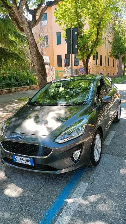 Usata Ford Fiesta Titanium 86 CV (63 kW) 2018 Grigio Utilitaria